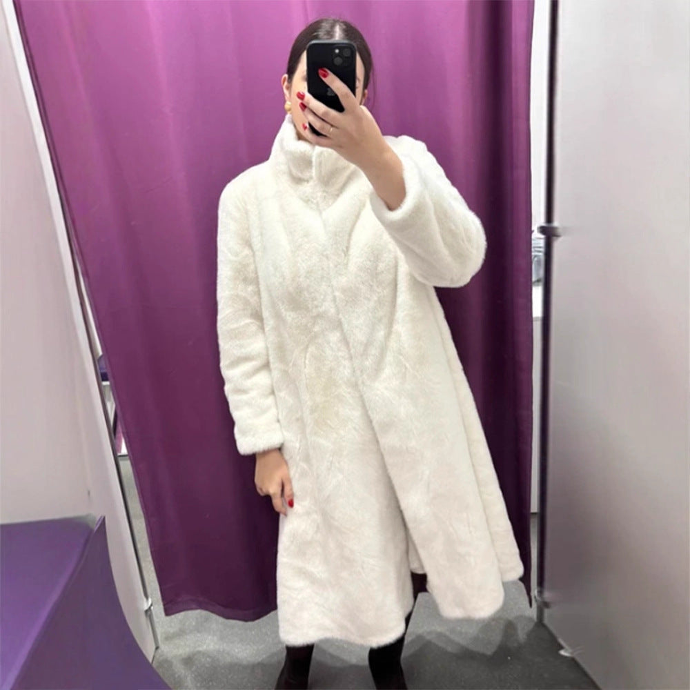 Women's Maxi Faux Fur Coat with Oversized Cut and Patch Pockets EVA-US