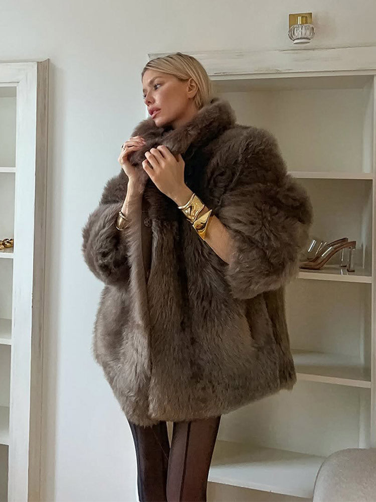 Women's short coat made of luxurious teddy faux fur with balloon sleeves and shawl collar EVA-US