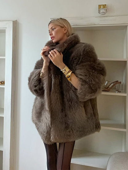 Women's short coat made of luxurious teddy faux fur with balloon sleeves and shawl collar EVA-US