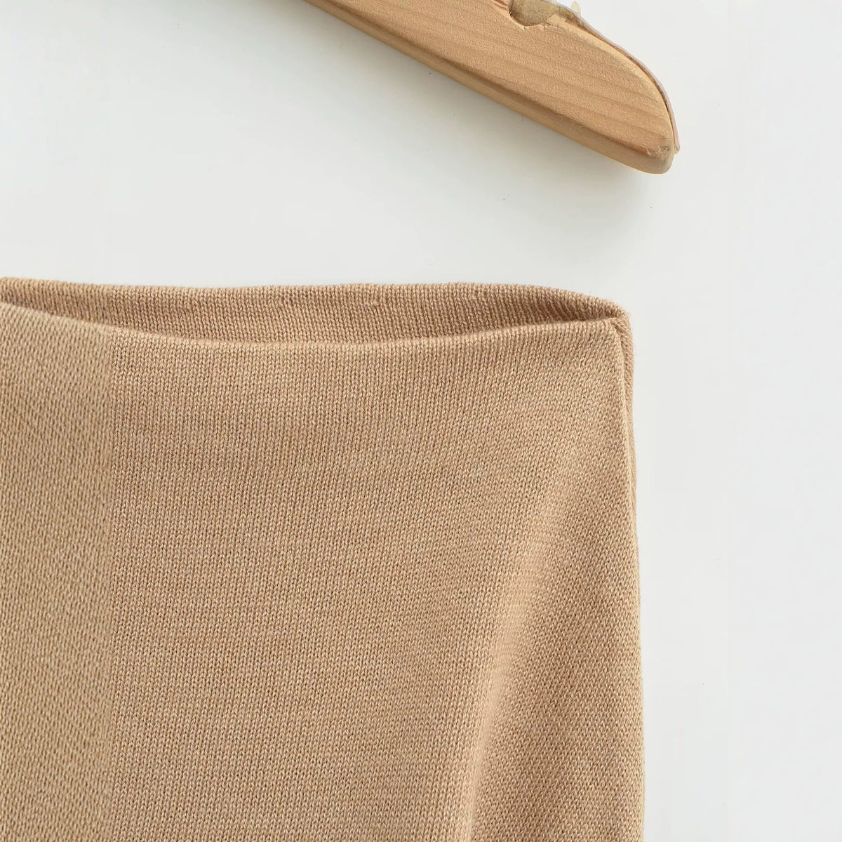 Women's Oversize One-Shoulder Pullover with Batwing Sleeves and Wide Ribbed Cuff EVA-US