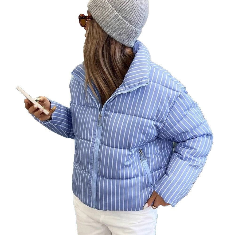 Women's short quilted jacket with high stand-up collar, vertical stripe pattern and zippered pockets EVA-US