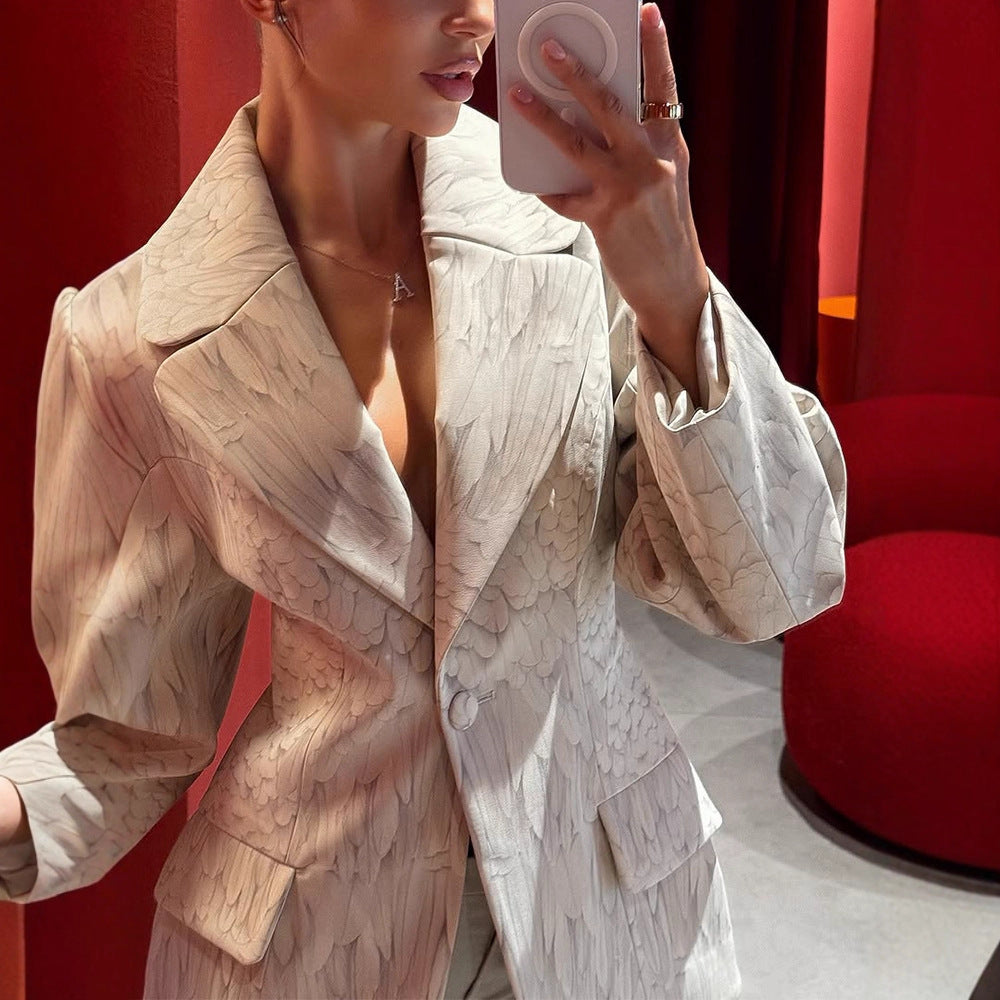 Women's Fitted Blazer with Feather Structure and Distinctive Shoulder Area EVA-US