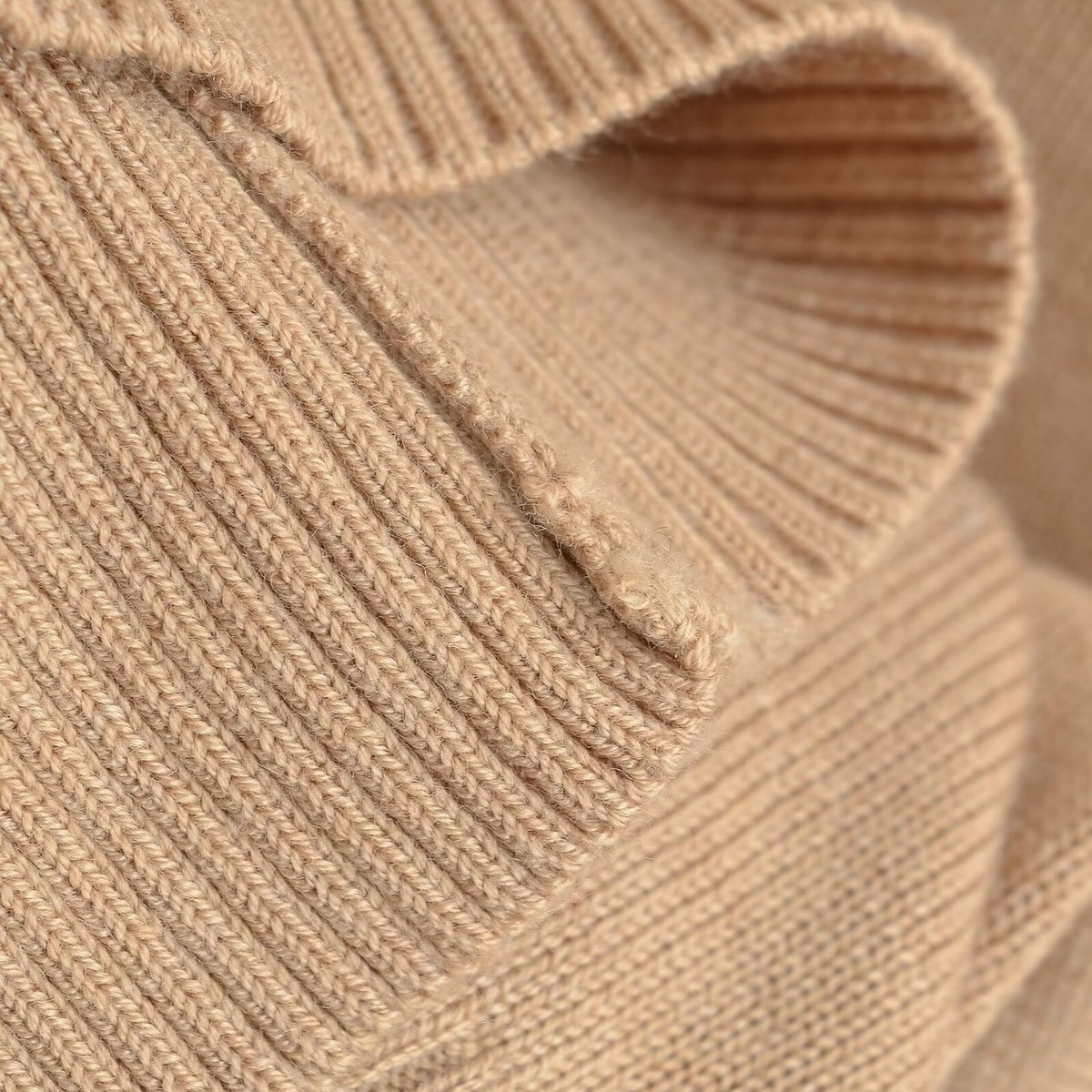 Women's Oversize One-Shoulder Pullover with Batwing Sleeves and Wide Ribbed Cuff EVA-US