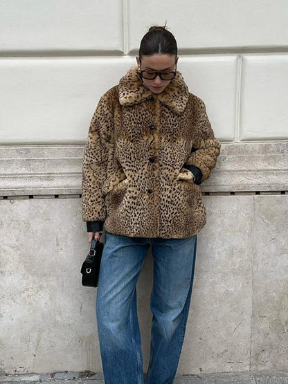 Women's Boxy Short Coat made of Faux Fur with Allover Leopard Print and Foldable Shawl Collar EVA-US