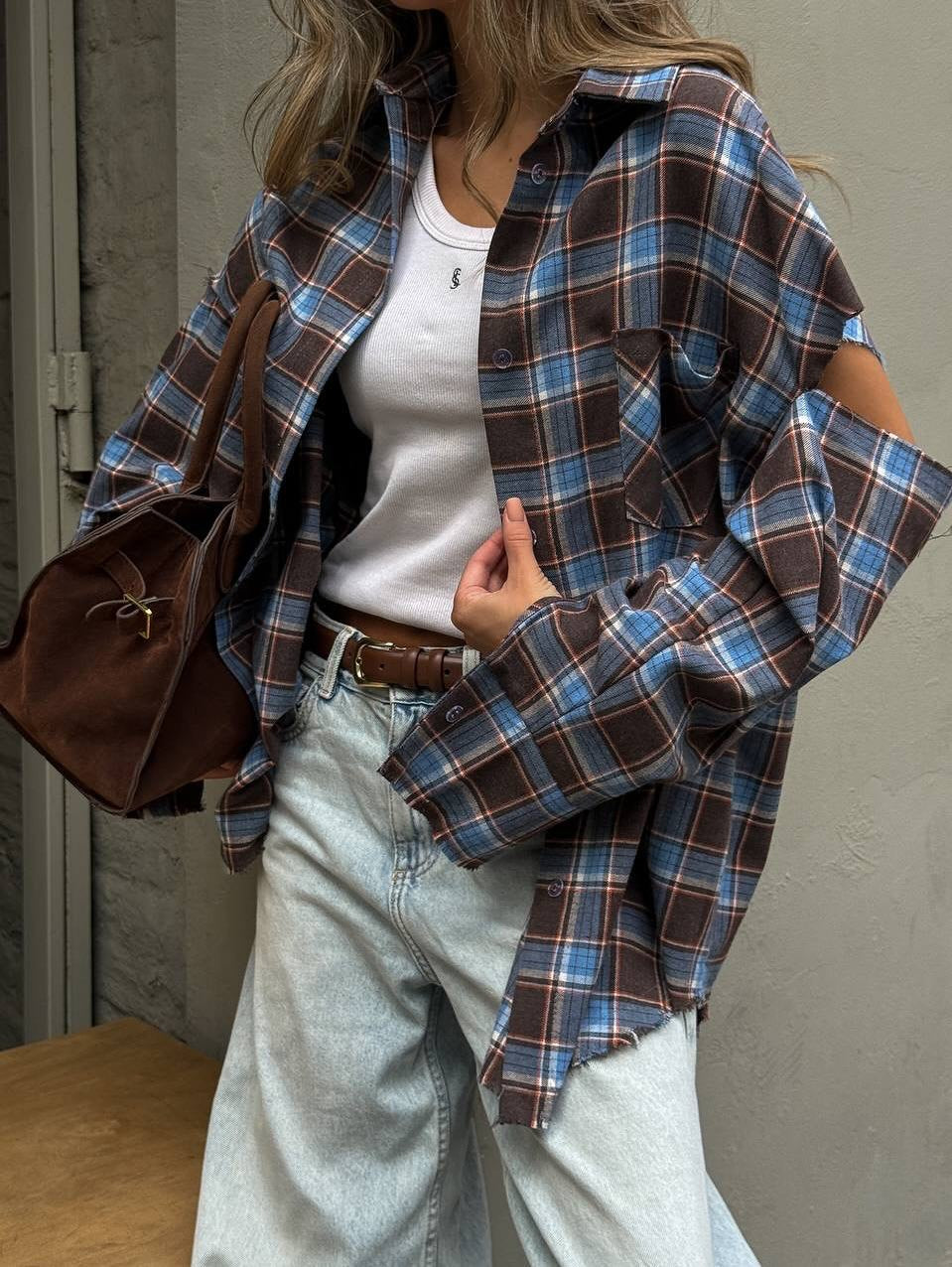 Women checkered oversized shirt jacket with cut-out sleeves and raw hem EVA-US