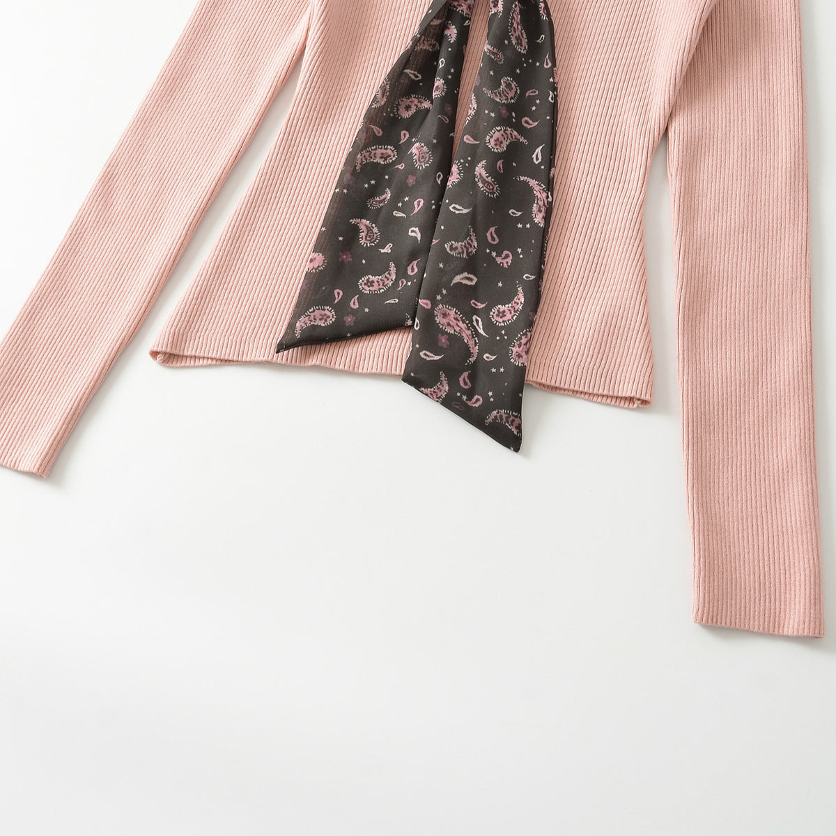 Women's fine knit pullover with threaded paisley scarf EVA-US