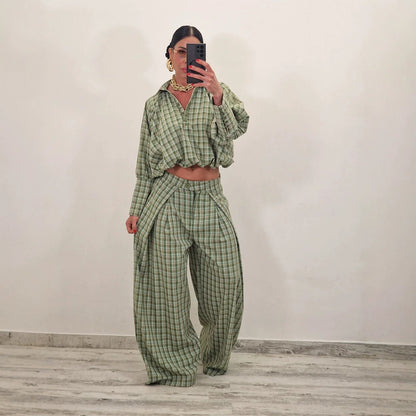 Women Two-Piece Checked Set with Cropped Oversized Shirt and Wide Pleated Trousers EVA-US