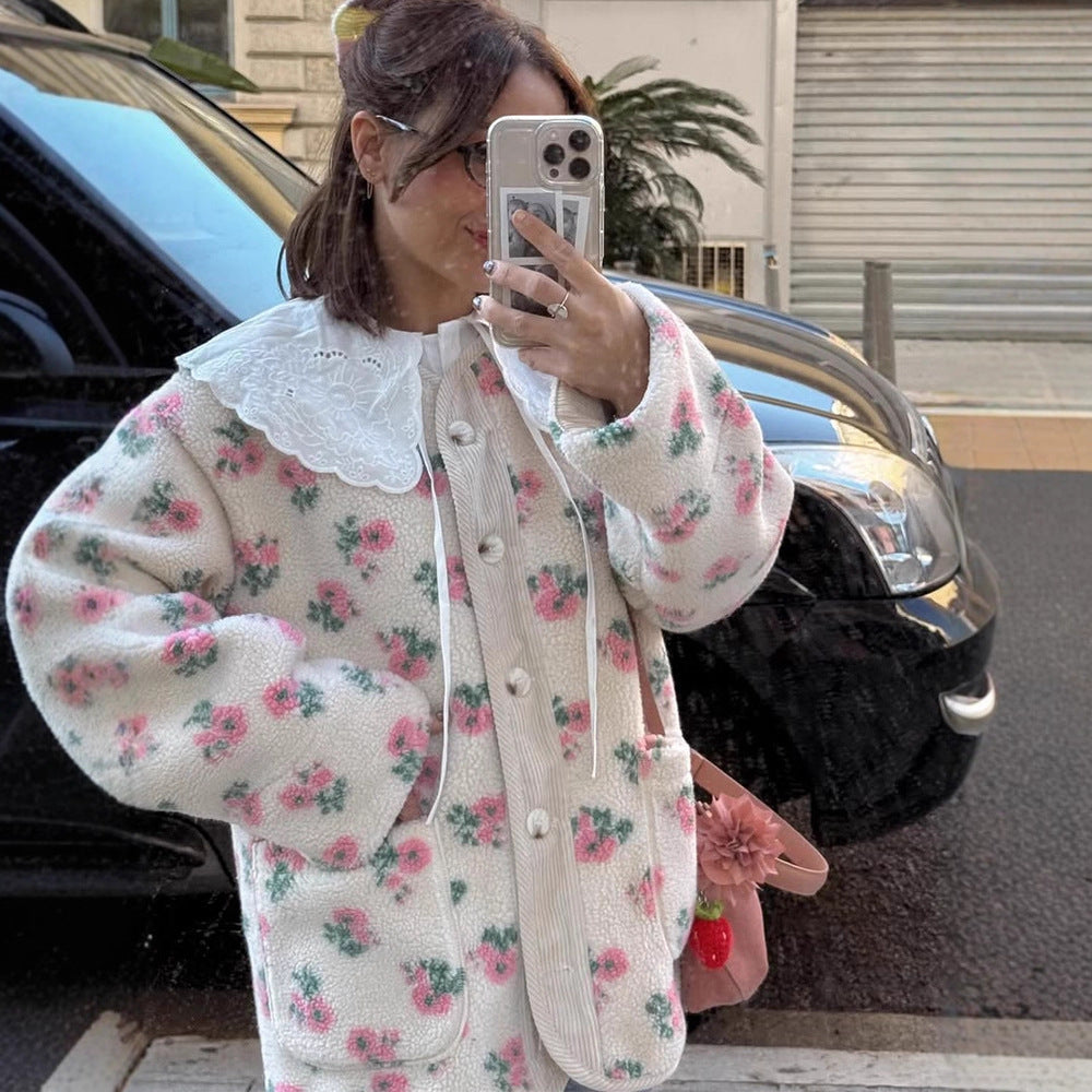Women's teddy fleece jacket with floral print, cord placket, patch pockets, and oversized lace collar EVA-US
