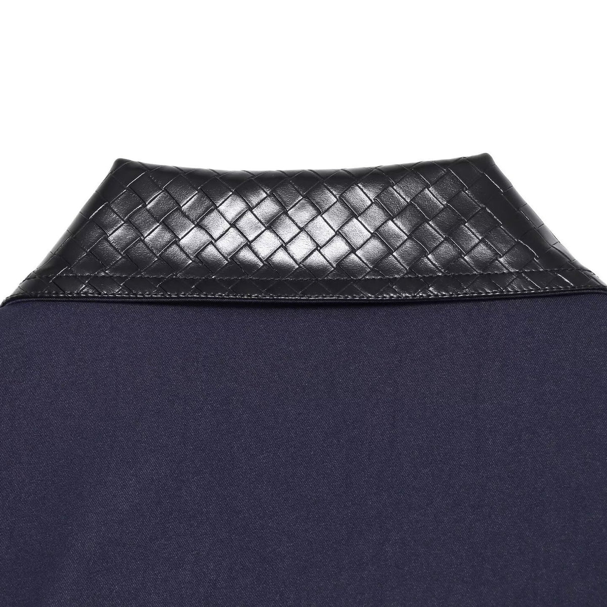 Women's short bomber-style jacket with contrasting embossed faux leather collar EVA-US