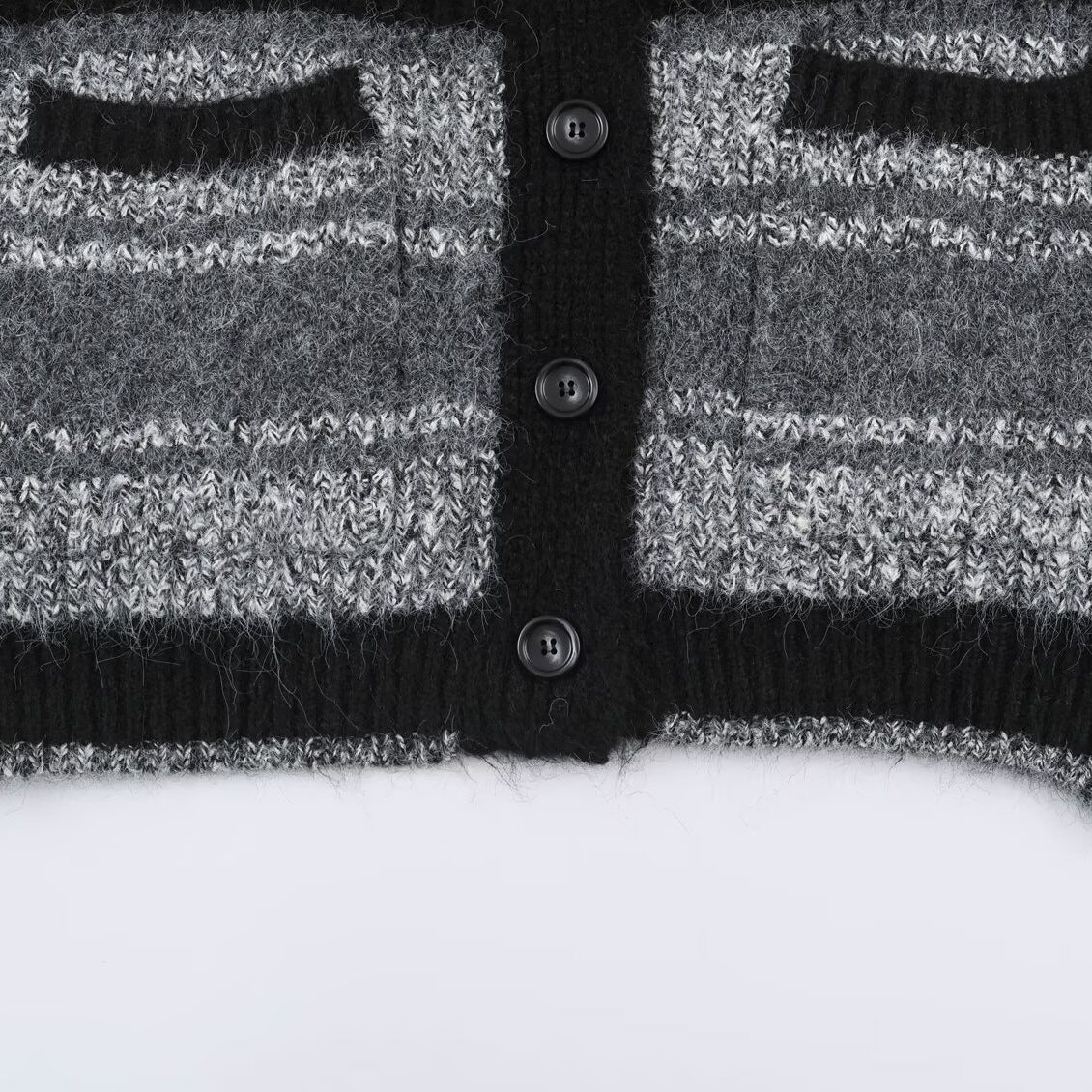 Women's Oversized Knit Cardigan with V-Neck, Striped Pattern and Patch Pockets EVA-US