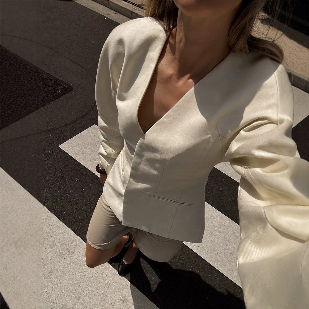 Women's Oversized Blazer with Distinctive Shoulder and Open V-Front EVA-US