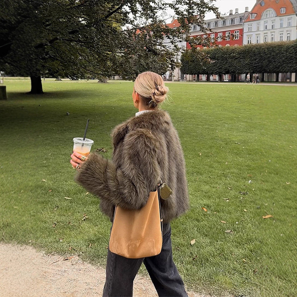 Women's Boxy Faux Fur Jacket with Voluminous Shawl Collar and Soft Teddy Texture EVA-US