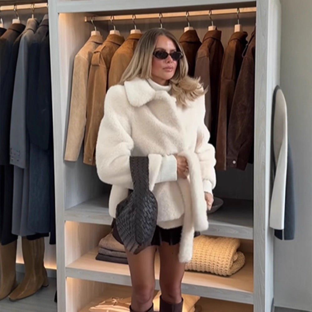Women's short jacket made of teddy faux fur with oversized collar and pockets EVA-US