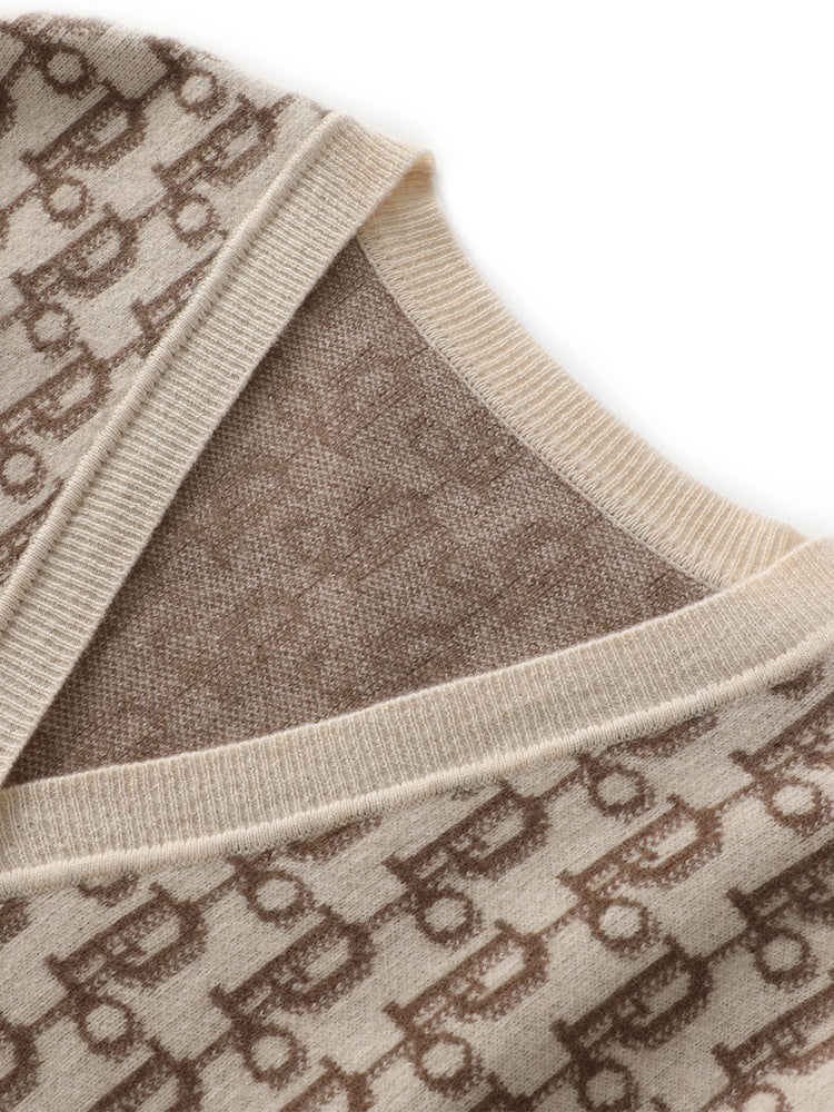 Women's Patterned Jacquard Knitted Cardigan with V-Neck and Pearl Buttons EVA-US