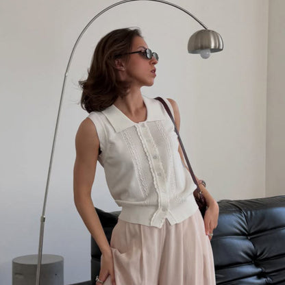 Women's sleeveless knit top with shirt collar, decorative button placket and fine structuring EVA-US