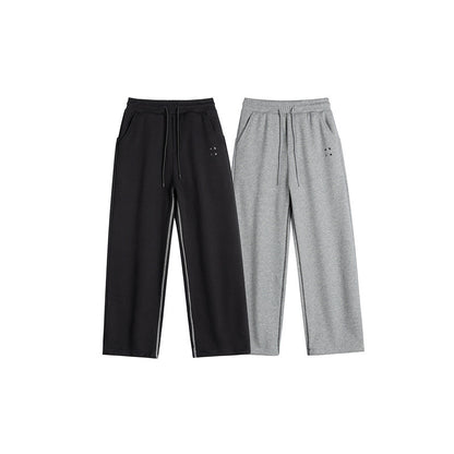 Women's sweatpants with wide legs, elastic waistband and drawstring