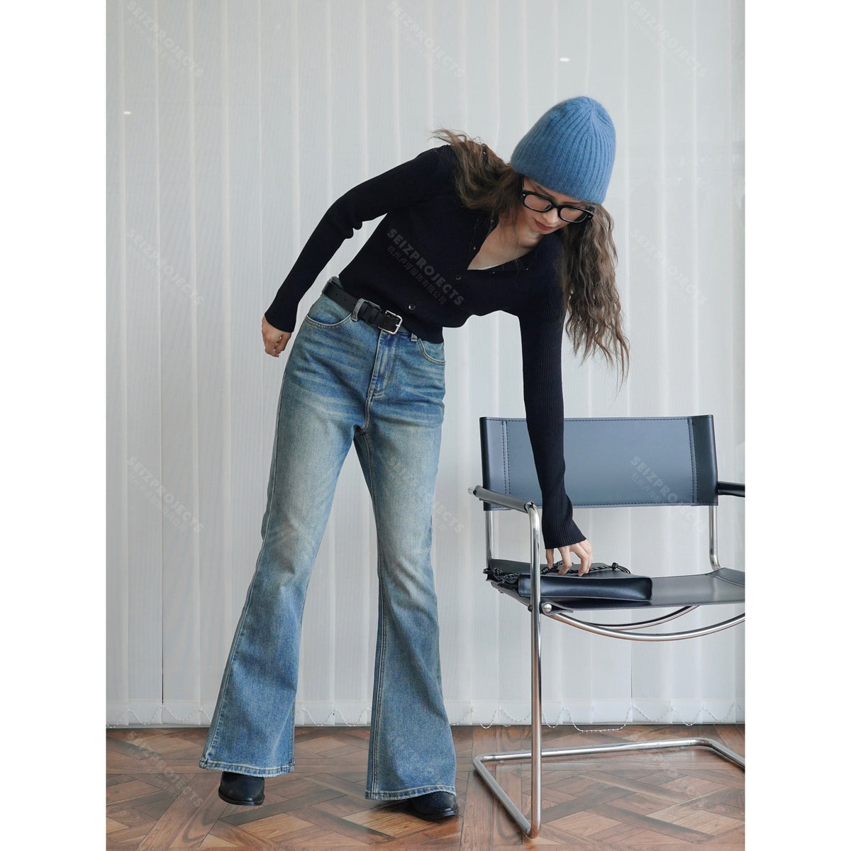Women's Ribbed Cropped Cardigan with Button Placket and Narrow Silhouette EVA-US