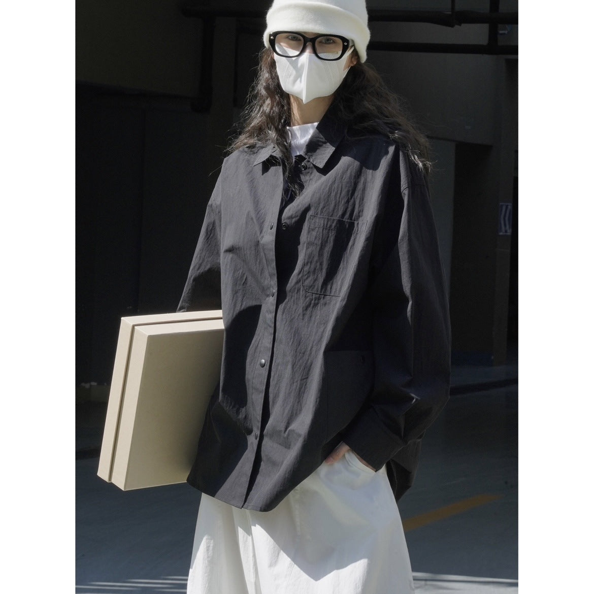 Women's Oversized Cotton Shirt Jacket with Chest Pocket and Extended Back EVA-US