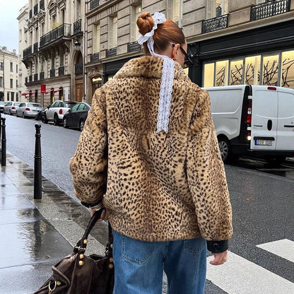 Women's Boxy Short Coat made of Faux Fur with Allover Leopard Print and Foldable Shawl Collar EVA-US
