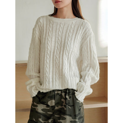 Women's Chunky Knit Oversized Cable Sweater with Round Neck