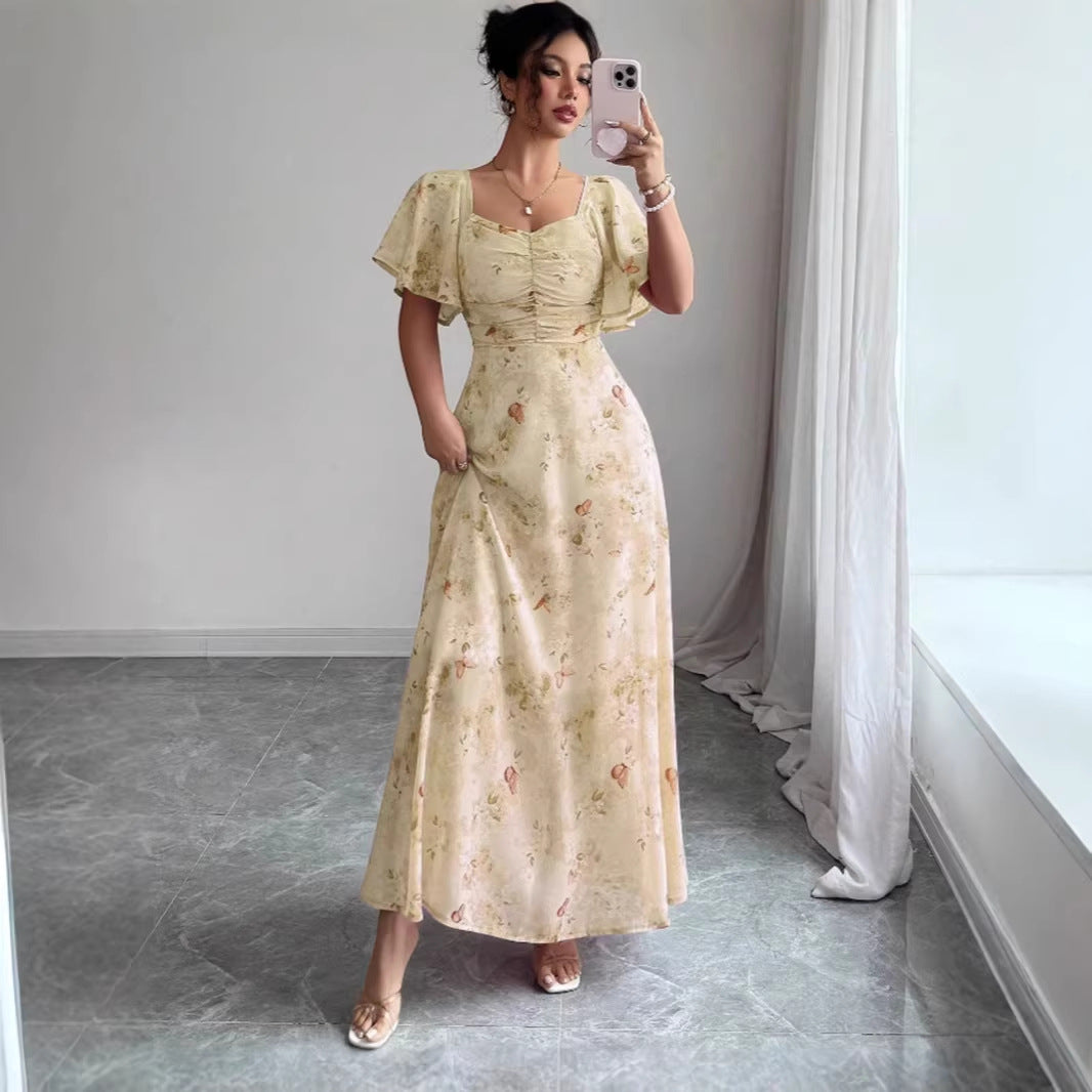 Women's maxi dress with flowing cut and romantic floral pattern