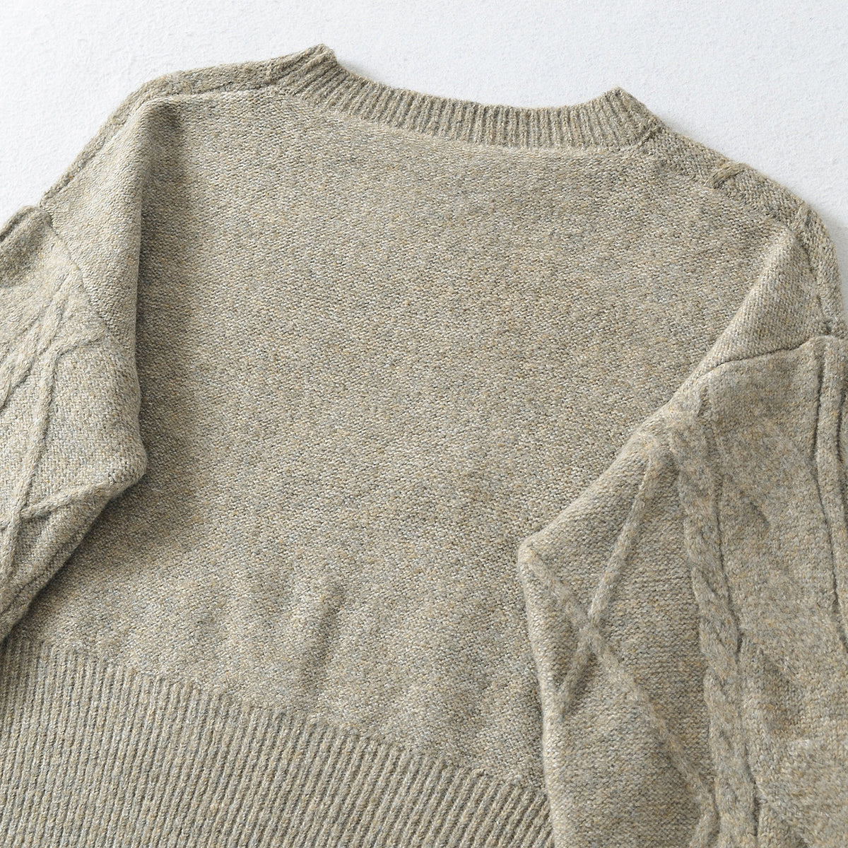 Women's Short Cable Knit Sweater with Fitted Ribbed Cuffs EVA-US