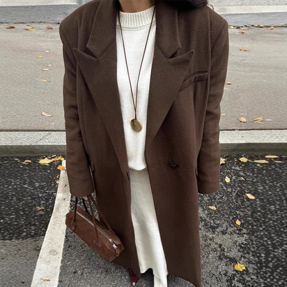 Women's long coat with straight cut, figure-flattering oversized lapels and side pockets EVA-US