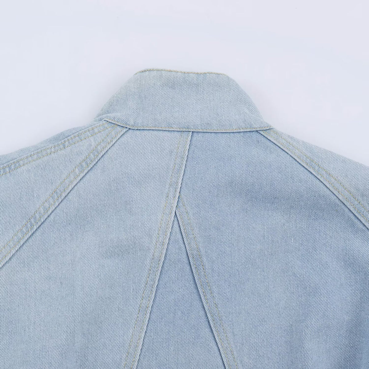 Women's short jacket made of lightweight denim quality with raglan sleeves and concealed placket EVA-US