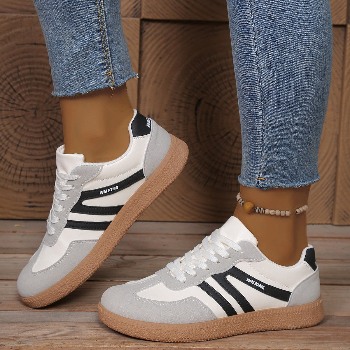 Women's sneakers in retro style with non-slip rubber sole