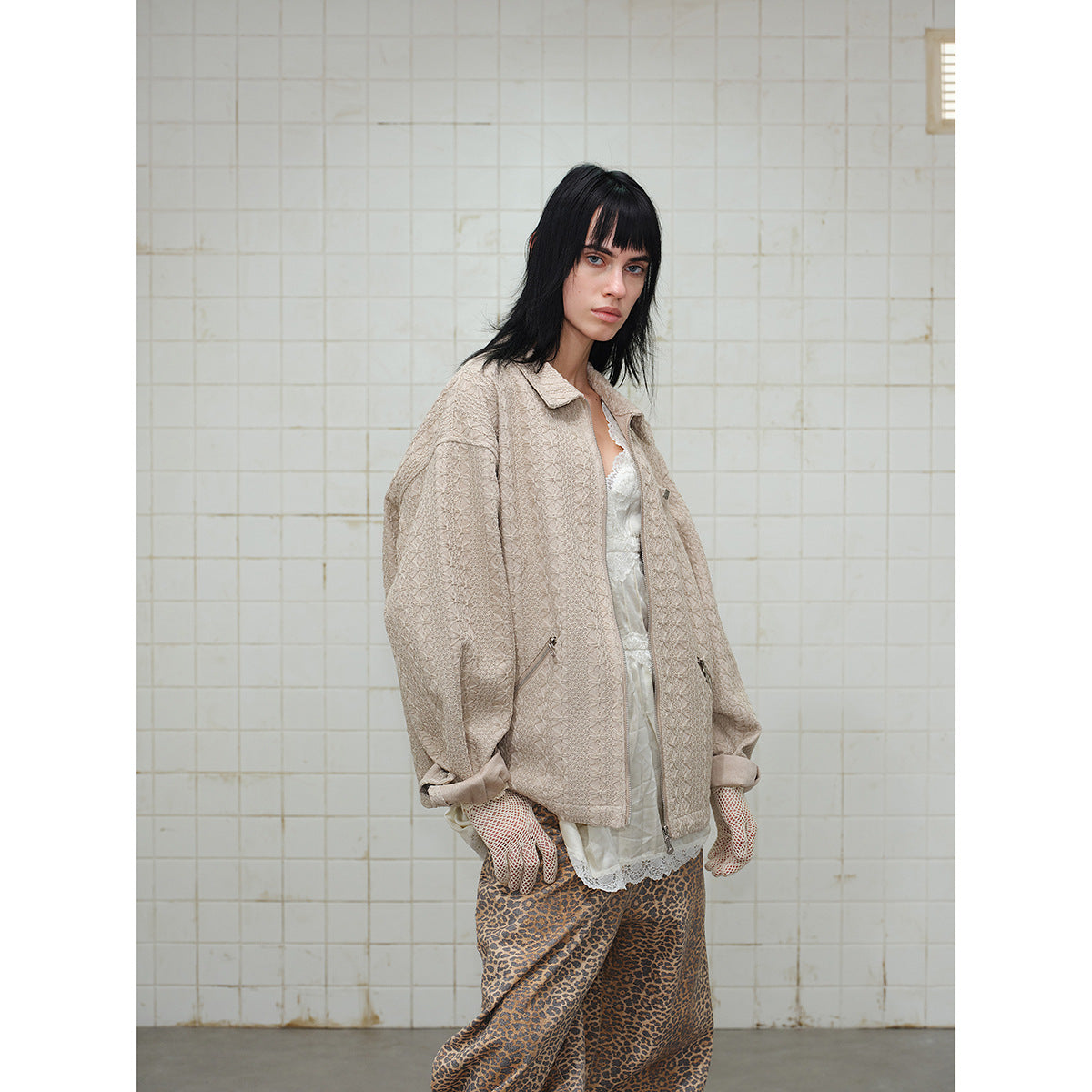 Unisex Textured Zip Blouson Jacket in Boxy Cut with Shirt Collar and Diagonal Zipper Pockets EVA-US