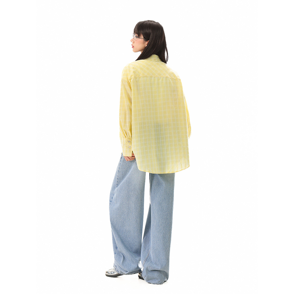 Women Loose Boxy Shirt with Kent Collar, Rounded Hem and Fine Check Pattern EVA-US