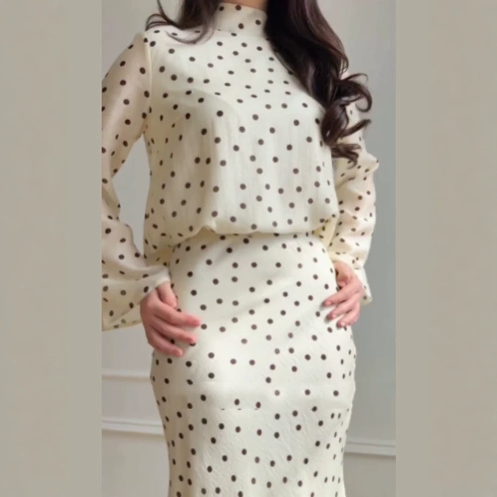 Women's maxi dress with figure-hugging mermaid silhouette and polka dot print EVA-US
