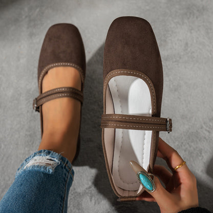Ladies elegant ballerinas with classic strap