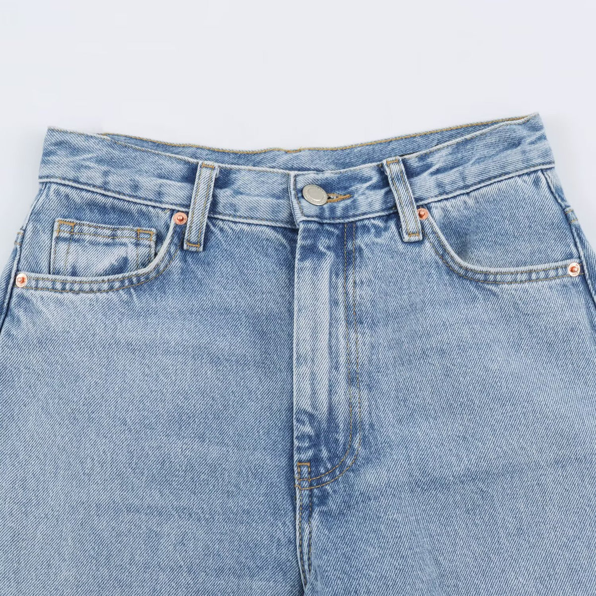Women High-Waisted Relaxed Jeans with Tapered Leg EVA-US