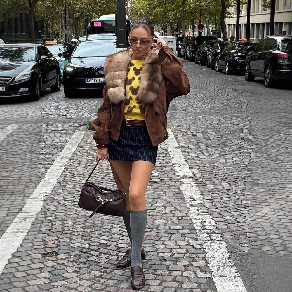 Women's suede bomber jacket with voluminous fur scarf and elastic hem EVA-US