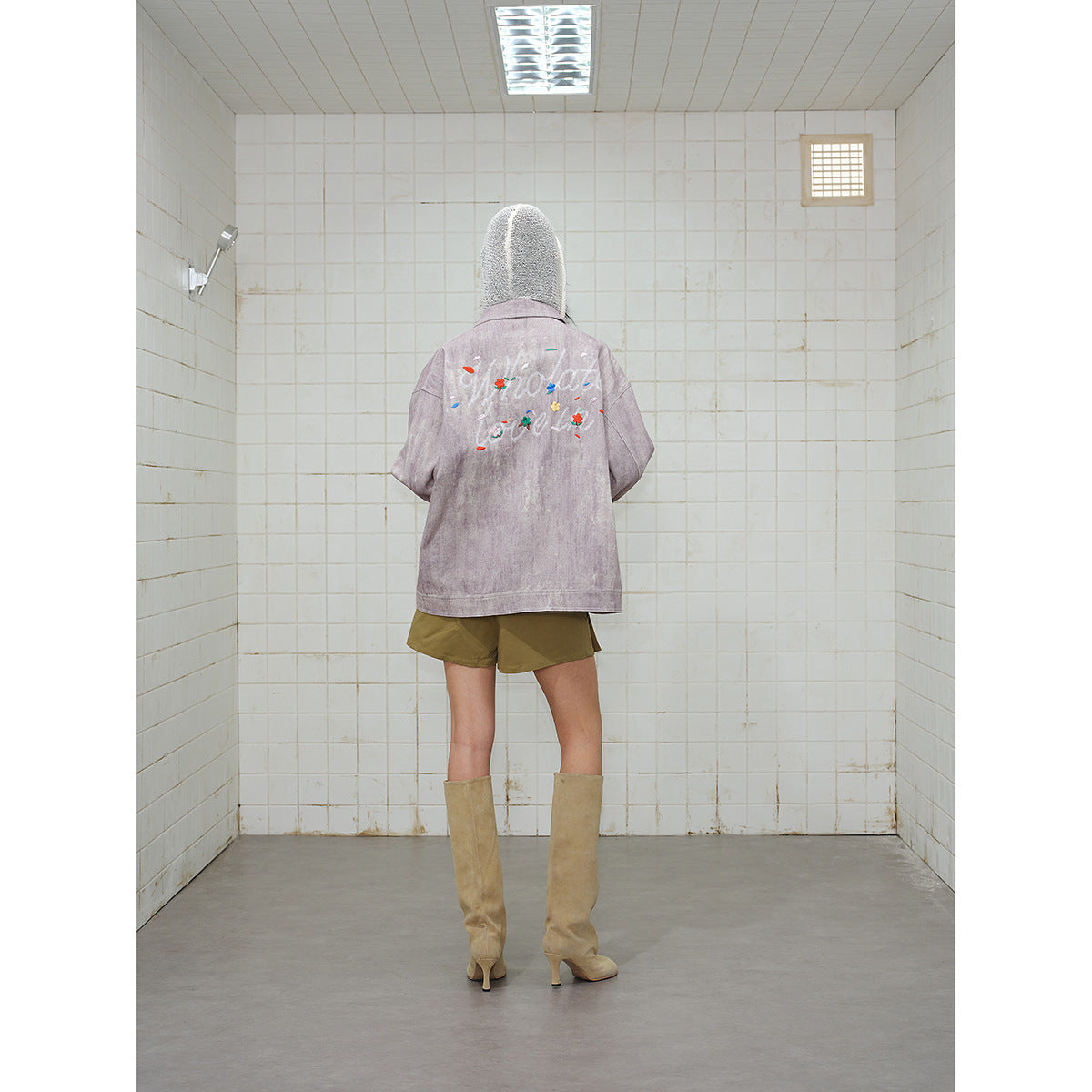 Unisex Boxy Denim Jacket with Acid Wash Effect, Flap Pockets and Floral Chest Embroidery EVA-US