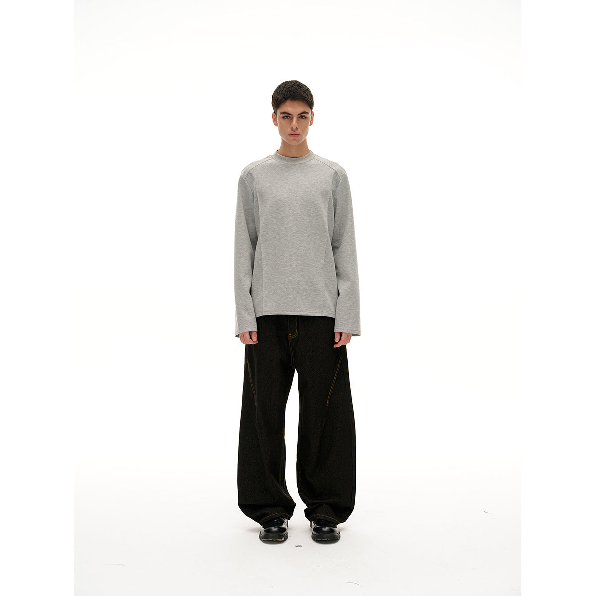 Unisex Oversize Sweatshirt with raglan sleeves and minimalist dividing seams EVA-US