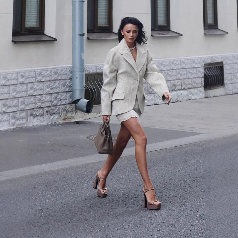 Women's Fitted Blazer with Feather Structure and Distinctive Shoulder Area EVA-US