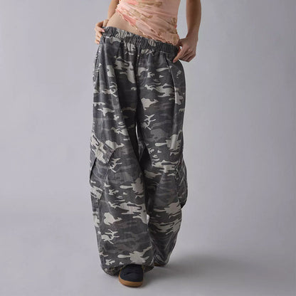 Women's wide cargo pants with elastic waistband and large flap pockets