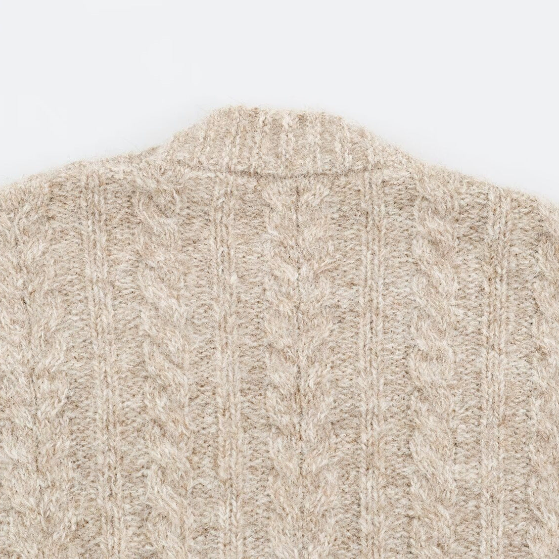 Women Large Knitted Oversize Cardigan with Cable Knit V-Neck and Patch Pockets EVA-US