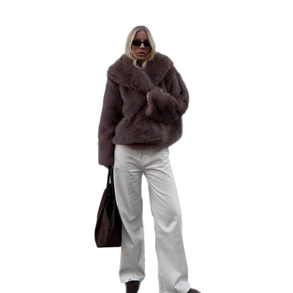 Ladies short jacket made of faux fur in a boxy fit with voluminous shawl collar EVA-US