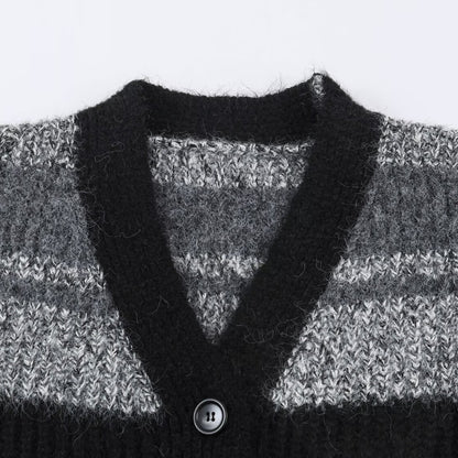 Women's Oversized Knit Cardigan with V-Neck, Striped Pattern and Patch Pockets EVA-US
