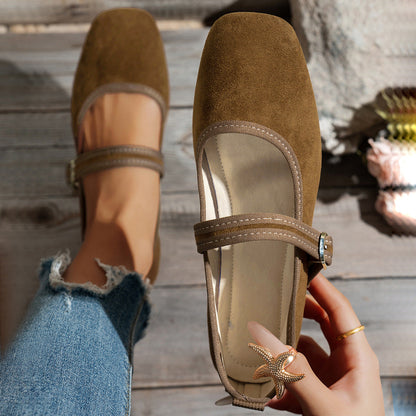 Ladies elegant ballerinas with classic strap