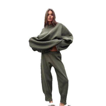 Ladies oversized knit set made of fine knit with destroyed hem, loose sweater, and casual slip-on pants EVA-US