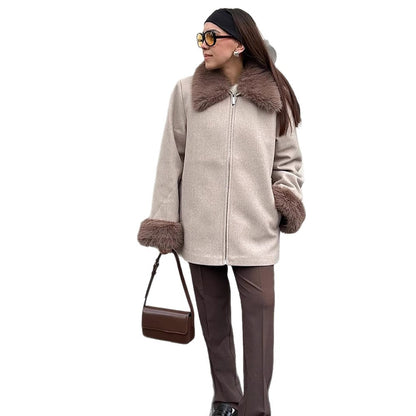 Women's elegant short coat made of wool blend with detachable woven fur collar and concealed two-way zipper EVA-US