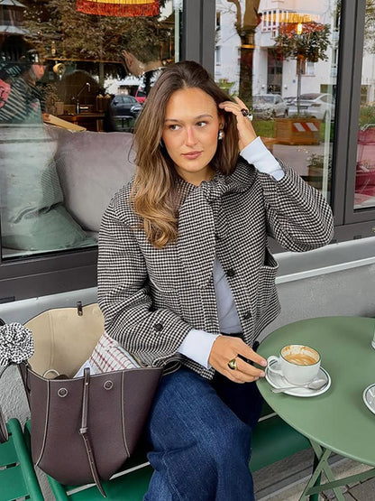 Women’s short jacket in houndstooth pattern with bow collar EVA-US