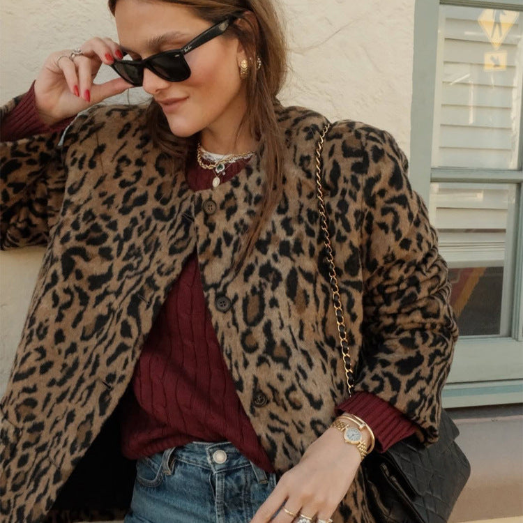 Women's Short Cut Faux Fur Coat with Leopard Print and Boxy Silhouette EVA-US