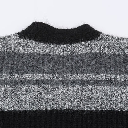 Women's Oversized Knit Cardigan with V-Neck, Striped Pattern and Patch Pockets EVA-US