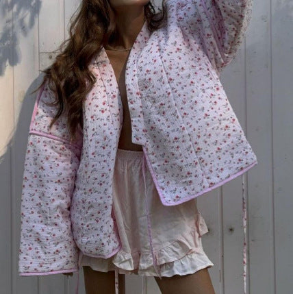 Women Padded Short Quilted Jacket with Floral Micro Print, Contrast Piping & Boxy Silhouette EVA-US