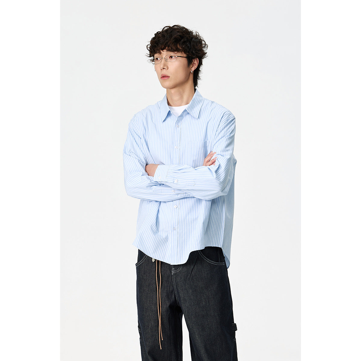 Women’s oversized shirt blouse with Kent collar, breast pocket, and rounded hem EVA-US